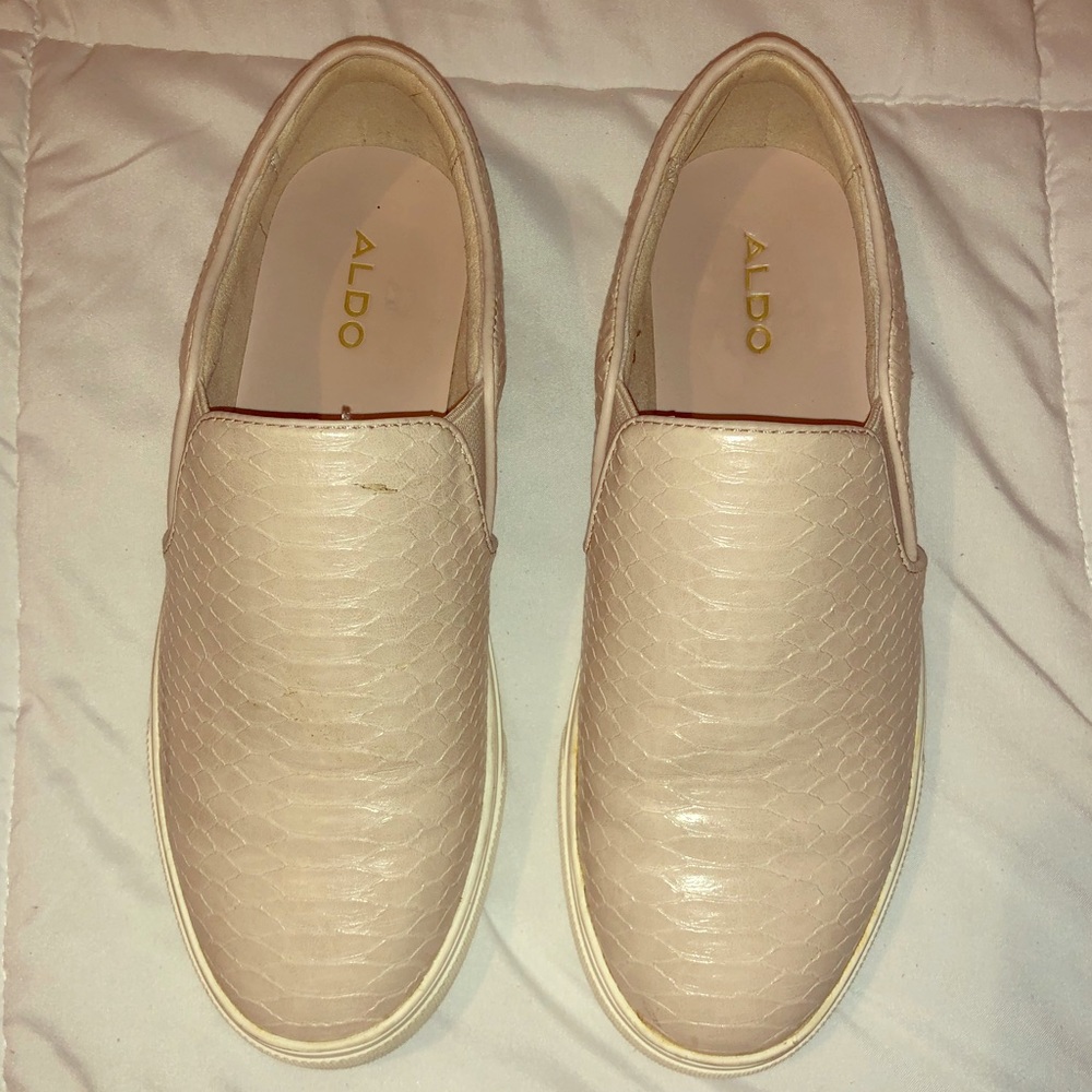 Aldo Medium sole flats
